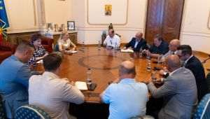 AUR încheie un acord de consultare şi dialog cu principalele confederaţii sindicale pentru corectarea Legii salarizării unitare